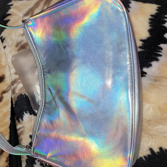 SHEIN X HELLO KITTY HOLOGRAPHIC SHOULDER BAG - Picture 5 of 8